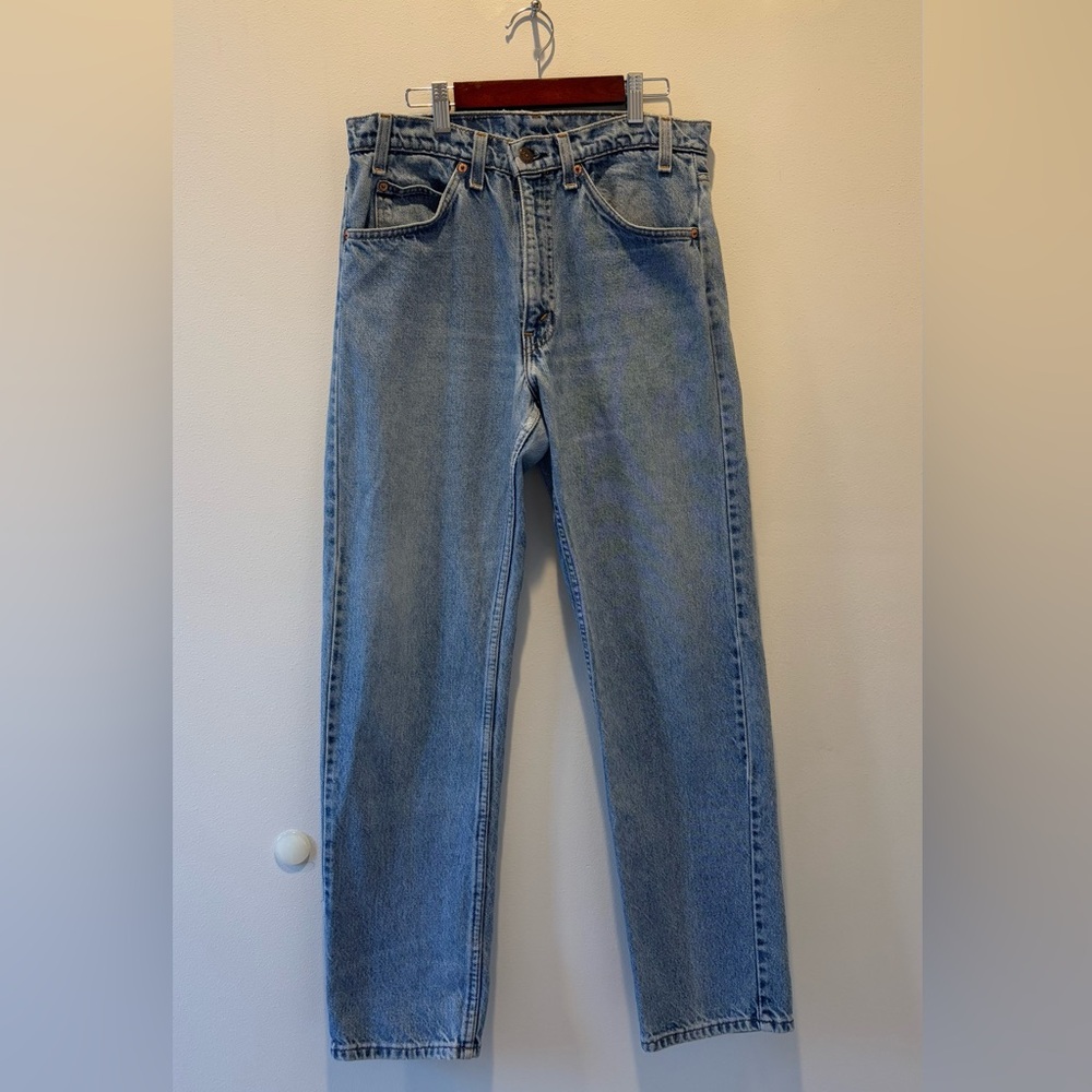 LEVIS Straight Leg Jean